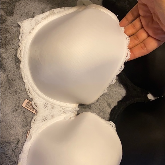 Does not fit me. Too big. Brand new! - Picture 3 of 8